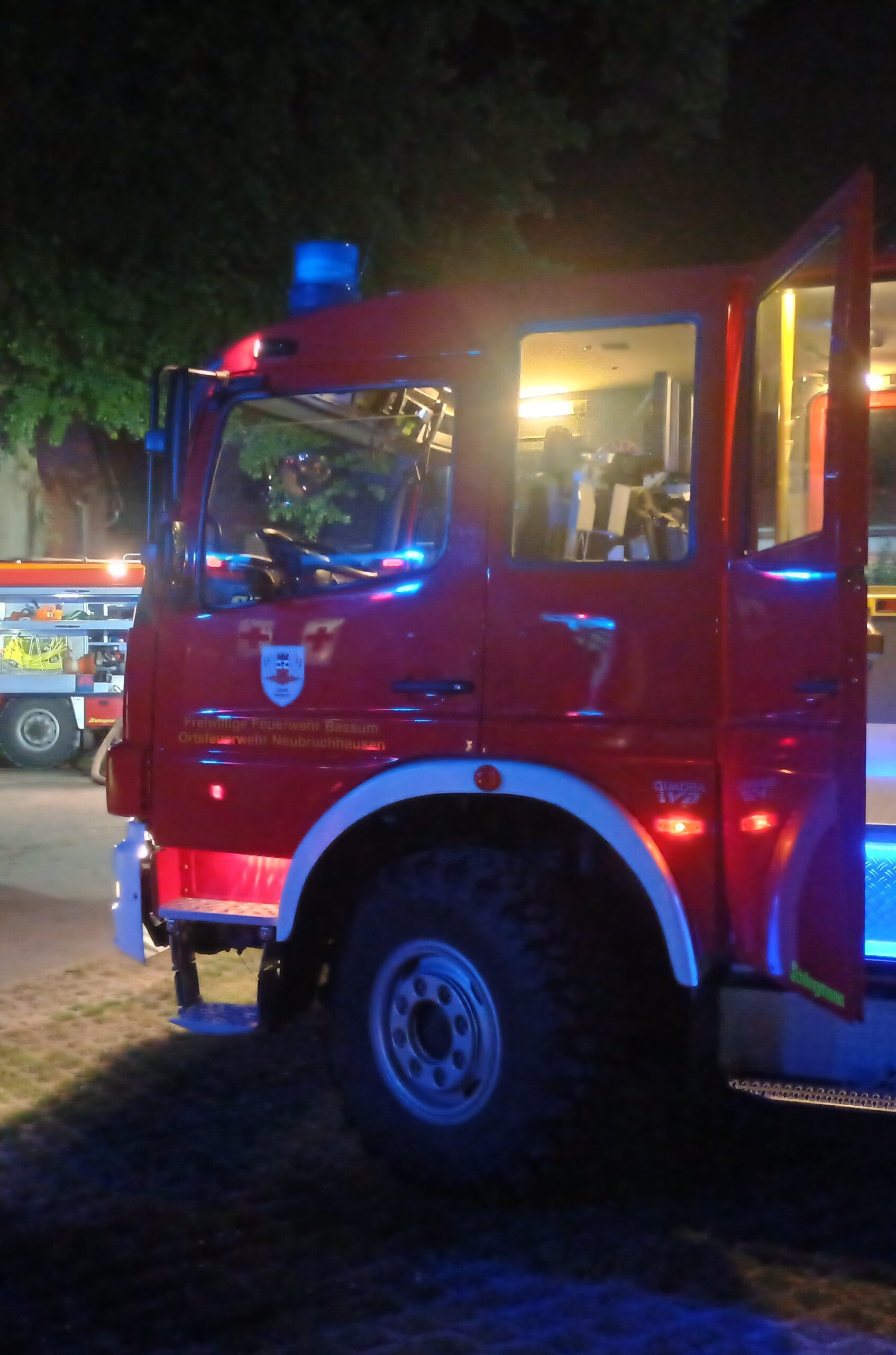 Scheunenbrand In Neubruchhausen-Nachbarschaftliche Löschhilfe ...